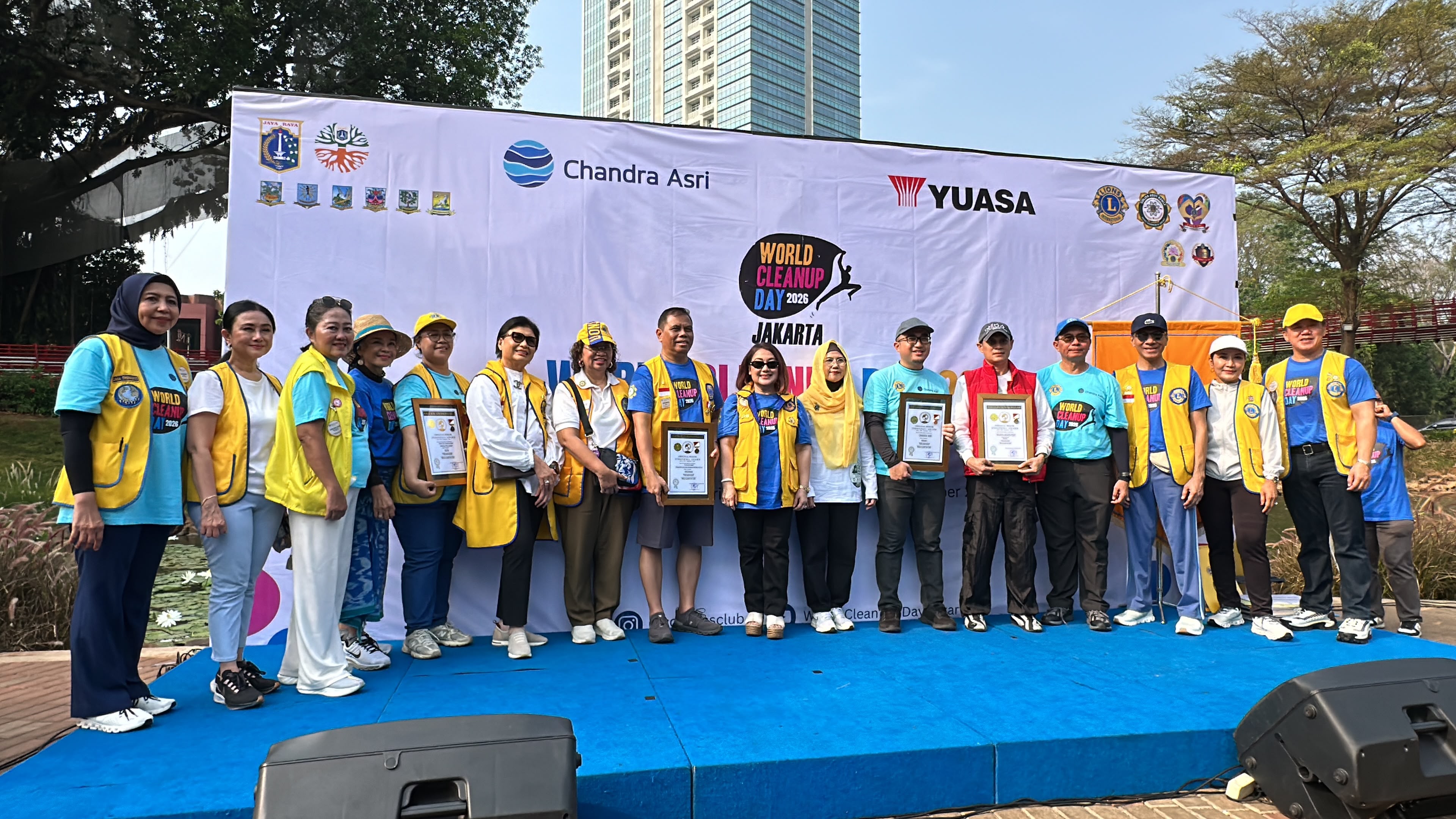 Puncak World Cleanup Day 2026 Jakarta: Lions Distrik 307A1 Raih Rekor Indonesia Award di Taman Bendera Pusaka
